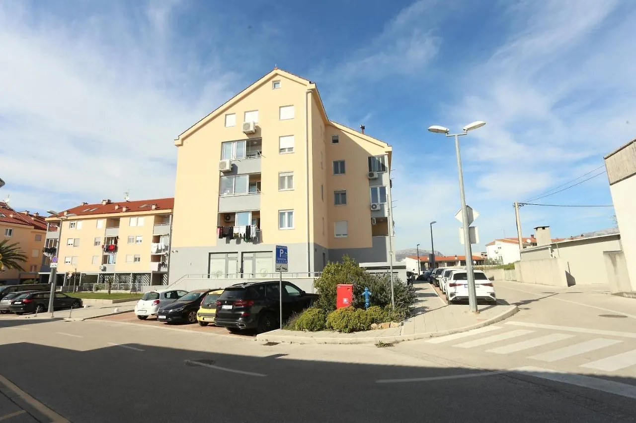 Sea Charm Split Apartment