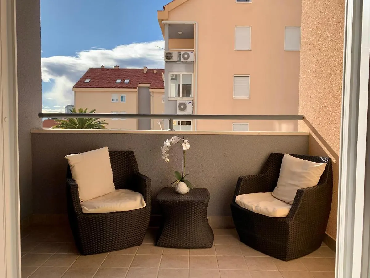 Sea Charm Split Apartment