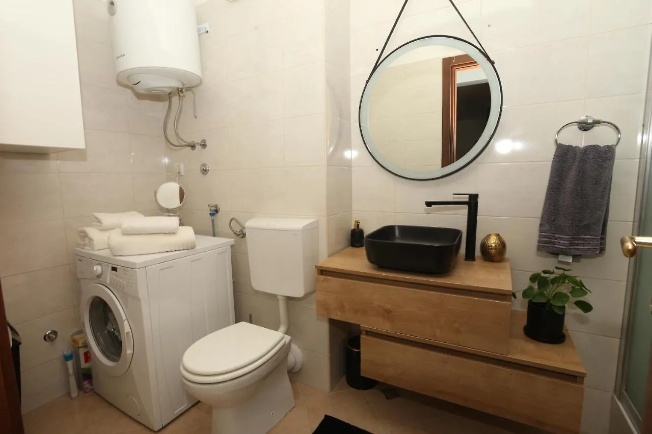Sea Charm Split Apartment