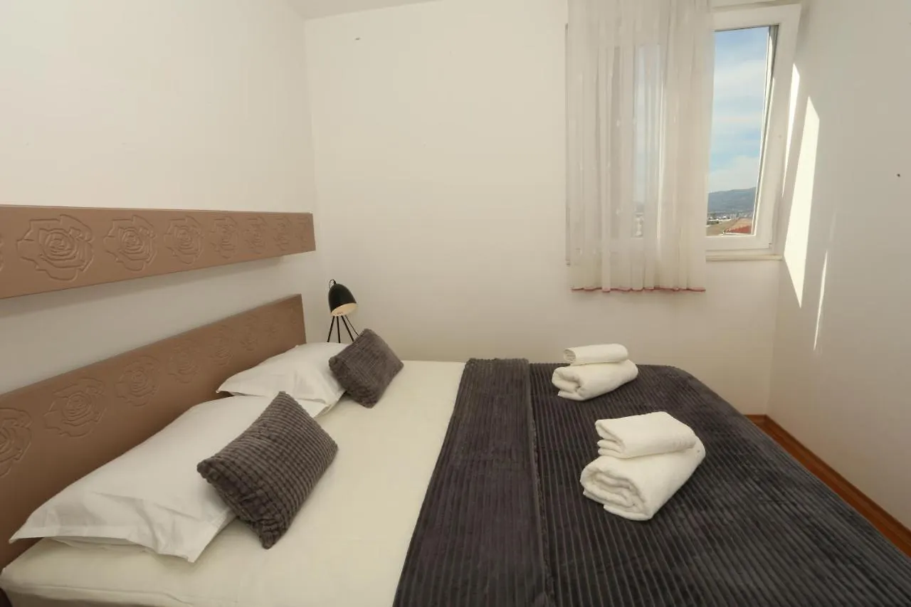 Sea Charm Split Apartment