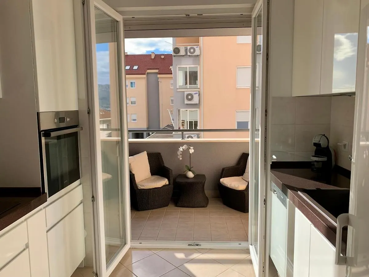 Sea Charm Split Apartment